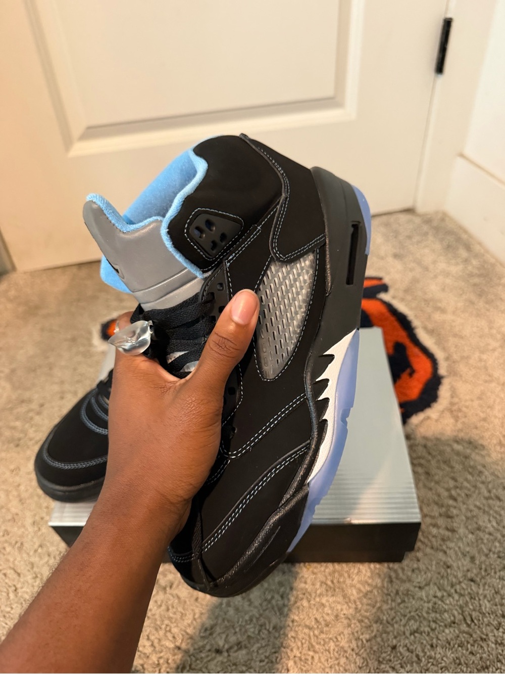 Jordan 5 Unc - Picture 4 of 8